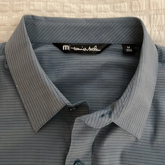 Travis Mathew button down short sleeve - Picture 2 of 3
